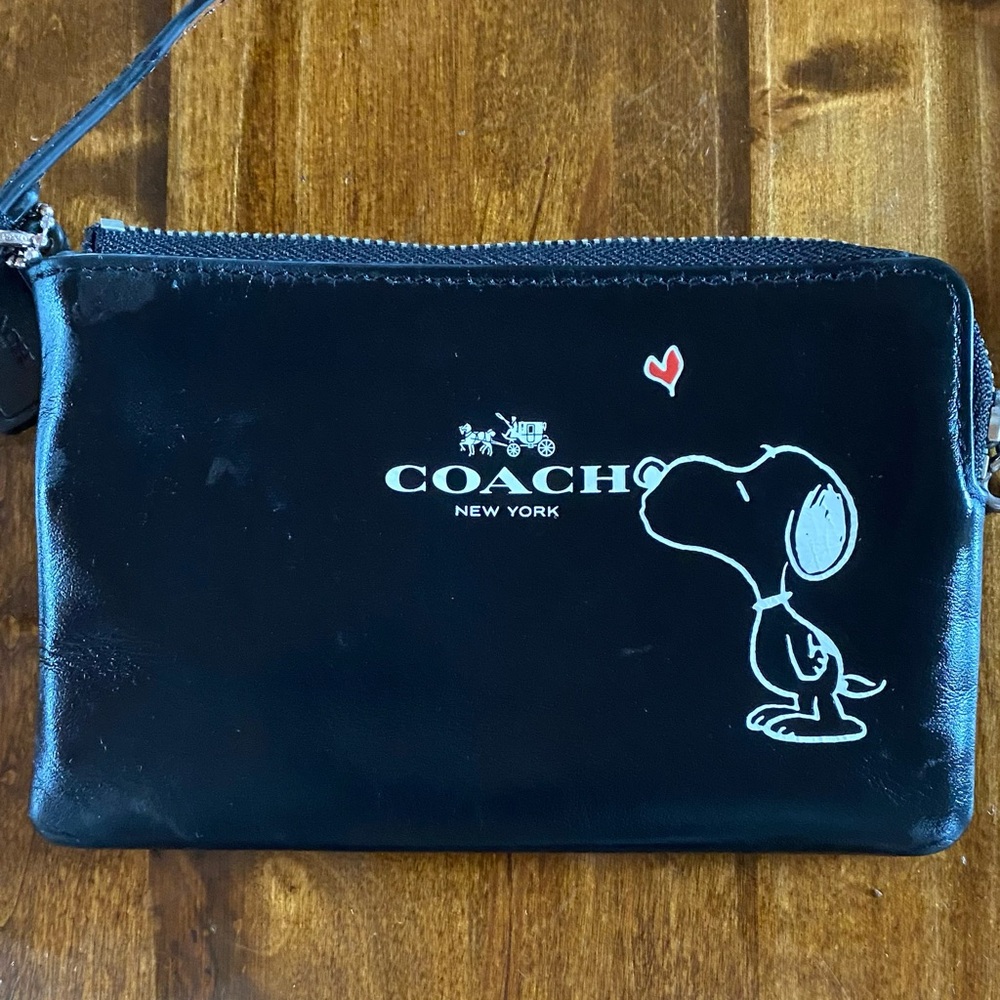Stunning Coach Snoopy Black Leather Wristlet Wallet